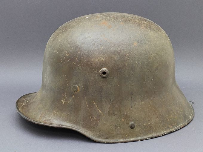 M16 Q66 (F.W. Quist) with WWI brown-green factory paint from 1916. Found in Norway, probably a helmet that was sent from Germany to Norway during the war to be reissued to the occupation forces.