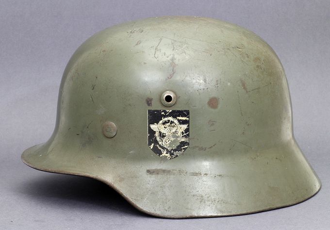 M35 Quist Polizei helmet with light green smooth paint. The helmet is manufactured in 1936.